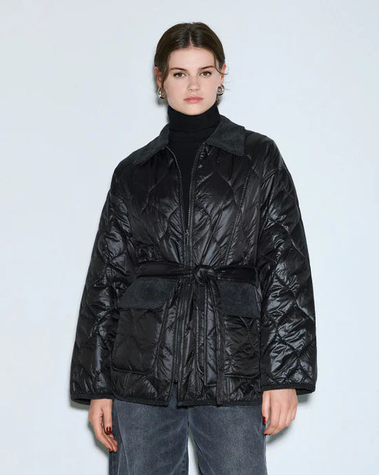 Quilted jacket with belt
