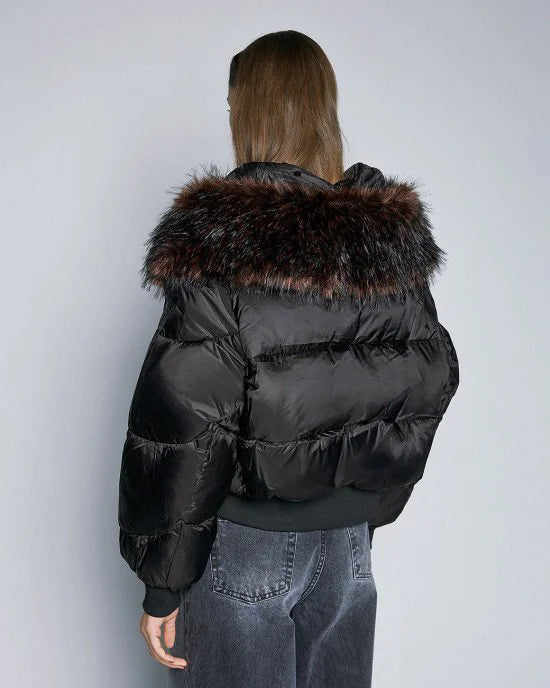 Short puffer jacket with elastic hem